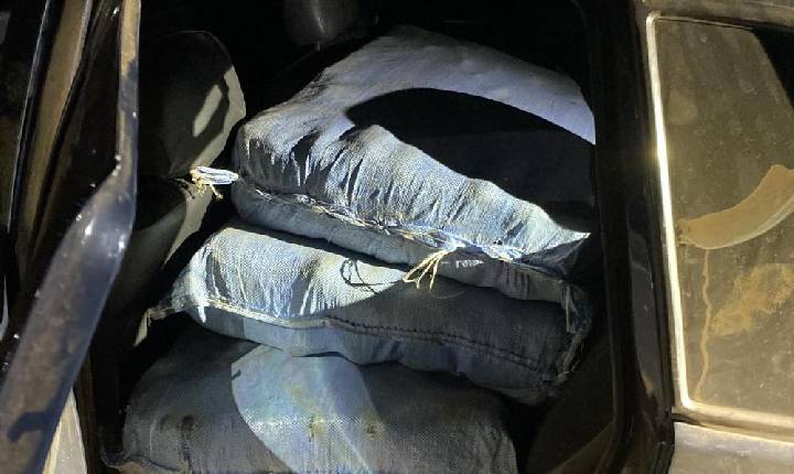 Polícia - PF, PRF e PM apreendem 166 kg de maconha durante operação em São Miguel do Guaporé