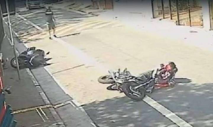 Polícia - Policial de moto reage a assalto e filho de 7 anos na garupa morre baleado (veja o vídeo)