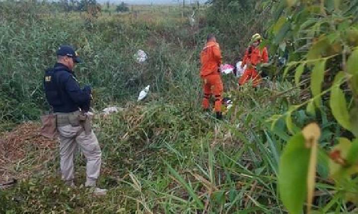 Polícia - Quatro pessoas ficam feridas após caminhonete capotar várias vezes na BR-319