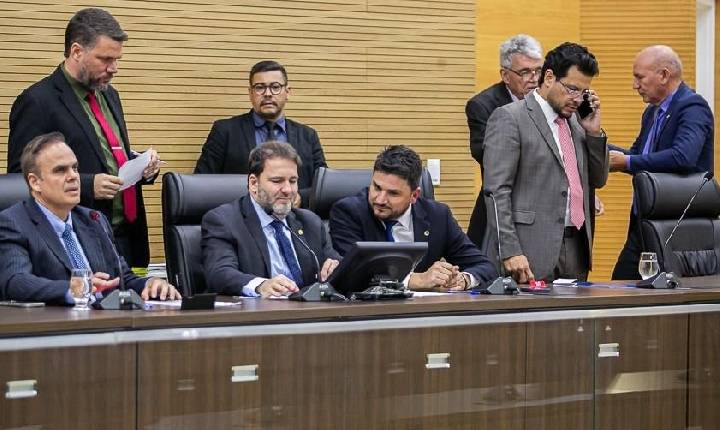 Política - Assembleia garante retirada de pauta de julgamento e tramitação da ação contra lei que protege moradores da Resex Jaci-Paraná