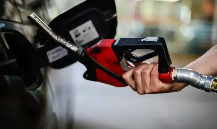 Política - Câmara autoriza ANP a acessar dados fiscais para combater fraudes em combustíveis