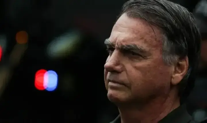 Política - Defesa de Jair Bolsonaro pede autorização ao STF para consulta odontológica