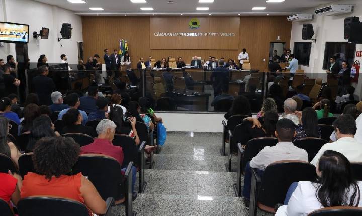 Política - Imprensa reúne membros para cobrar Câmara sobre acusações de agressão contra jornalista