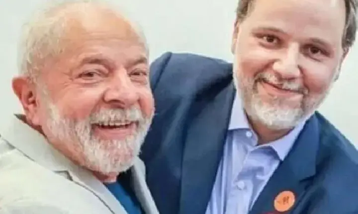 Política - URGENTE: Lula manda chamar o advogado de Lulinha no Palácio da Alvorada