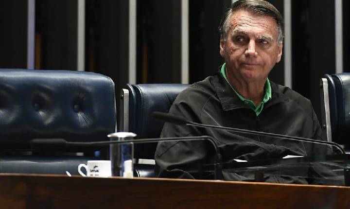 prisão domiciliar - Bolsonaro tem piorado com soluços, diz Michelle