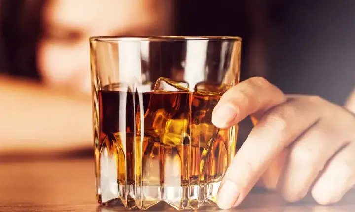 Quase 12 milhões de brasileiros sofrem com alcoolismo, aponta pesquisa