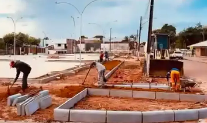 ROLIM DE MOURA - SEMOD bate novo recorde e conclui 200 metros de calçadas e estacionamentos em apenas cinco dias