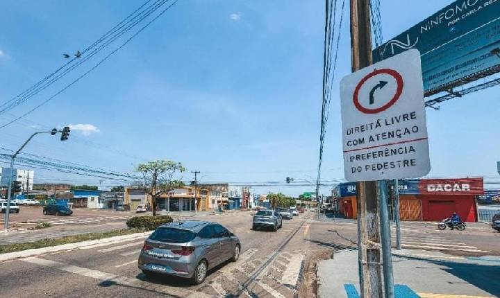 Rondônia - Direita livre e proibido estacionar, Semtran reforça atenção às placas de trânsito