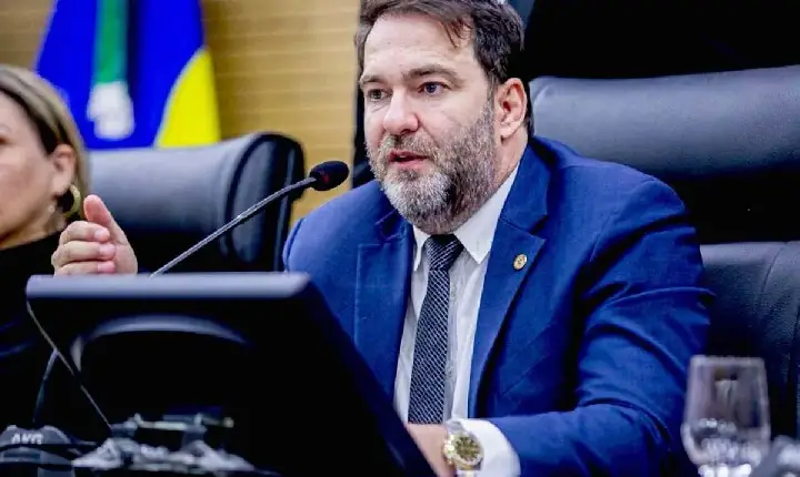 Solicitação Alex Redano solicita envio de massa asfáltica para Nova Brasilândia do oeste