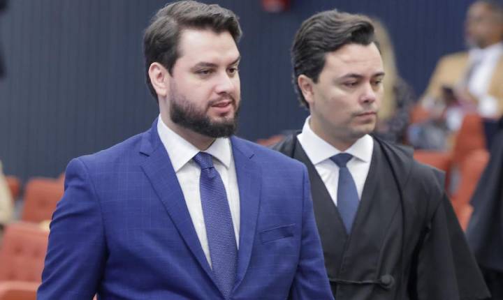 suposto golpe - Filipe Martins pede revisão de pena após justiça dos EUA apontar fraude em documento usado para sua prisão