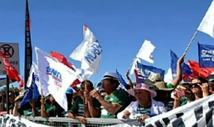 TR ANSPOSIÇÃO - Transposição: - PEC 47 ainda tem muito caminho pela frente; são necessárias 40 sessões para poder ir ao plenário da Câmara
