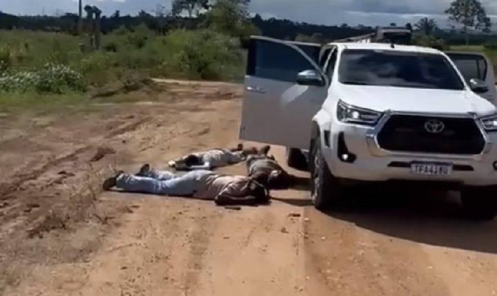 TRIPLO HOMICÍDIO Mistério: três homens são assassinados em Hilux as margens da BR-163; vídeo forte