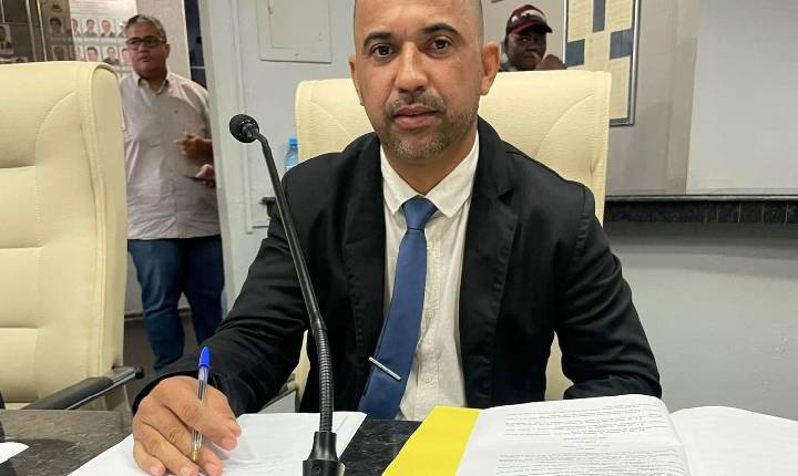 Vereador Edilson solicita faixa de pedestre em frente a Escola Nilson Silva e serviço de recuperação de ruas no bairro Boa Esperança