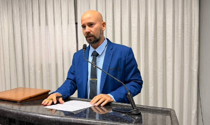Vereador Edinho pediu ao Executivo que realize serviços de limpeza das vias públicas e patrolamento nas linhas 176 e 186