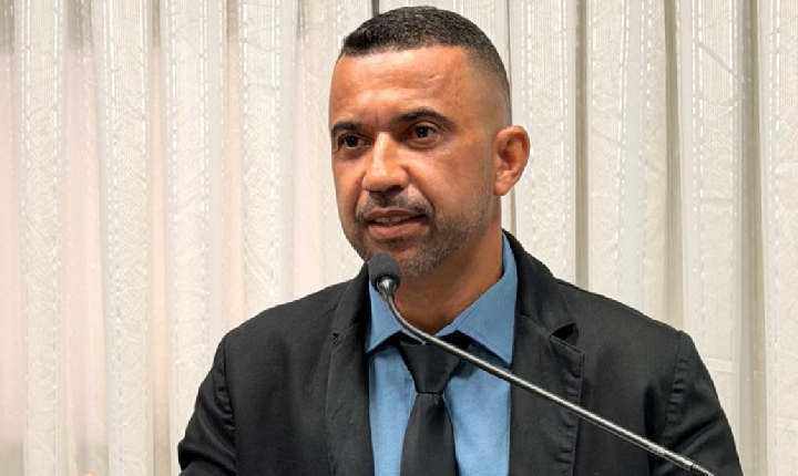 Vereador professor Edilson solicita ao Executivo serviço de patrolamento e iluminação pública para melhoria na trafegabilidade dos munícipes