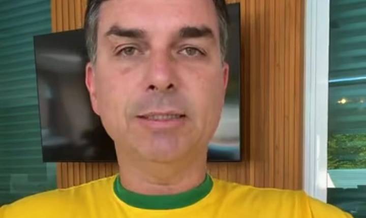 VÍDEO - Atentado em 2018 - Flávio relembra 8 anos da facada sofrida pelo pai e anuncia ida a Juiz de Fora