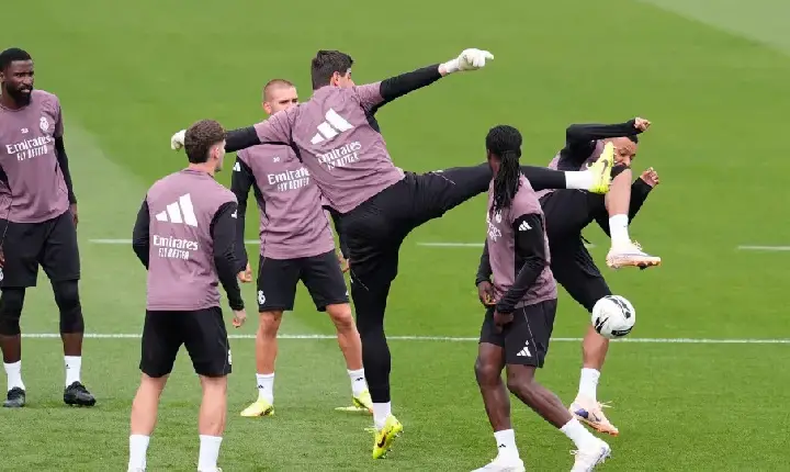 VÍDEO - Courtois dá 'golpe de karatê' em Mbappé em treino do Real Madrid; vídeo
