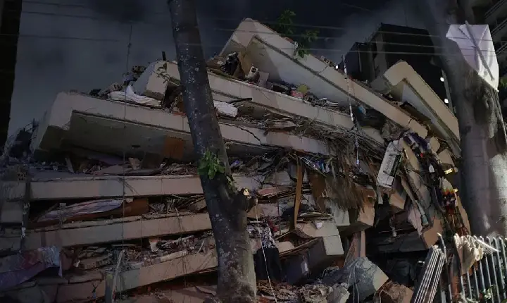 VÍDEO - Mundo Duas crianças de 11 anos são resgatadas de escombros na Venezuela. Veja vídeo