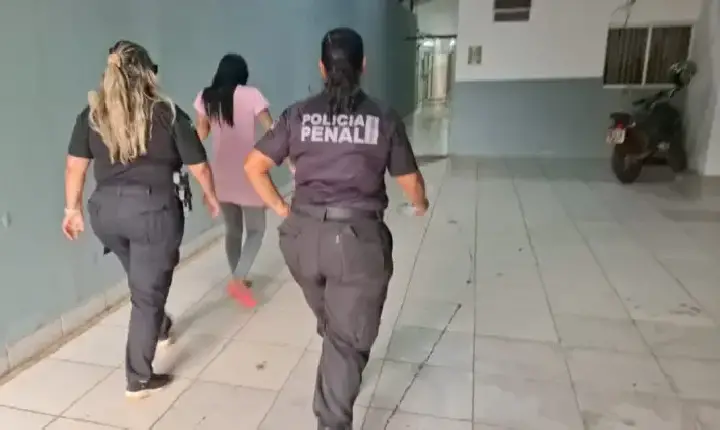 VÍDEO - Polícia - Mulher é presa ao tentar entrar com drogas em presídio de Porto Velho