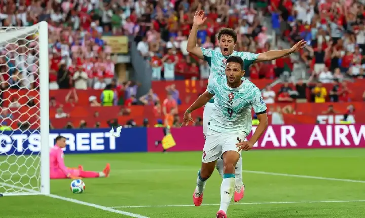 VÍDEOS - Esportes - Portugal vira sobre Croácia e vai às oitavas com gols de CR7 e Ramos