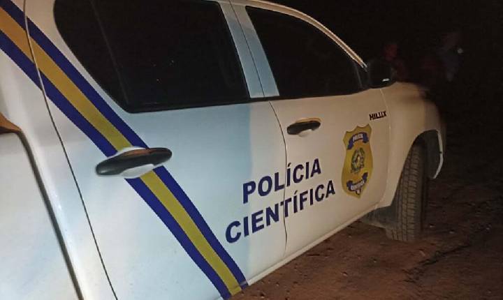 Violência - Homem é encontrado morto com quatro tiros na cabeça em Rolim de Moura