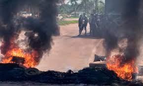 Cidades - BR-364 é liberada em Candeias, mas bloqueios seguem em outros oito pontos em rodovias federais