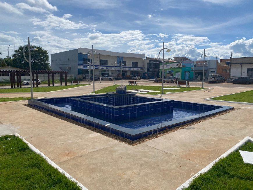 GOVERNO NA CIDADE  Obra de revitalização da praça da Bíblia está em conclusão no município São Miguel do Guaporé