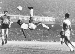 VÍDEO- Veja vídeo mostrando que Pelé criou os dribles e as melhores jogadas usados até hoje