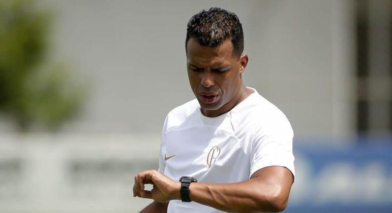 Fernando Lázaro descarta mudanças no Corinthians apesar de maratona de jogos