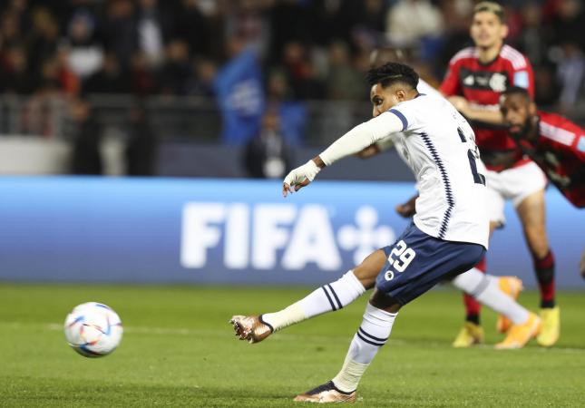 Flamengo desmonta após expulsão, perde para o Al Hilal por 3 a 2 e dá adeus ao sonho do bi mundial