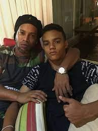 Ronaldinho Gaúcho afirma que seu filho foi contratado pelo Barcelona