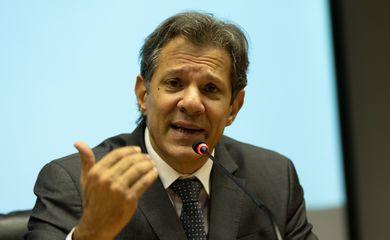 Haddad admite desaceleração, mas descarta risco de recessão