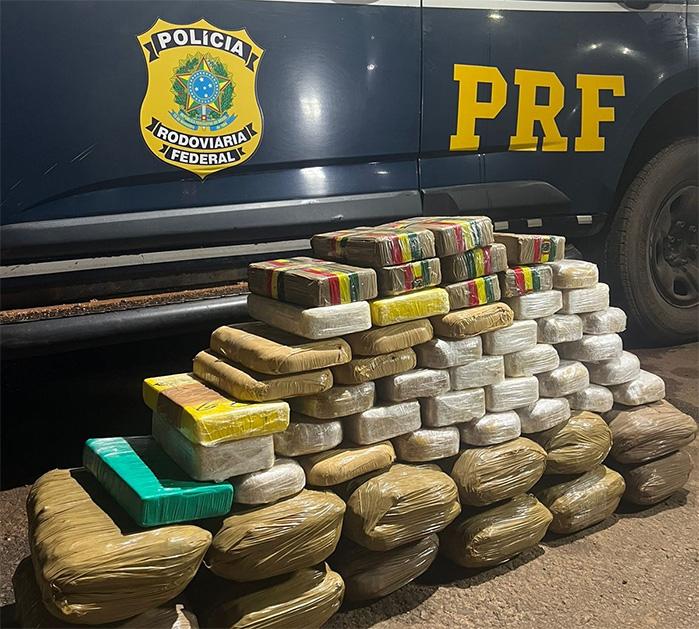 Polícia - PRF apreende quase 60 kg de drogas após perseguição na BR-364, em Porto Velho