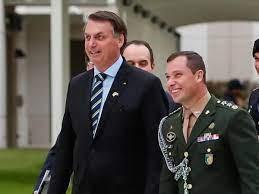 Procuradoria pede arquivamento de ação da CPMI contra Mauro Cid
