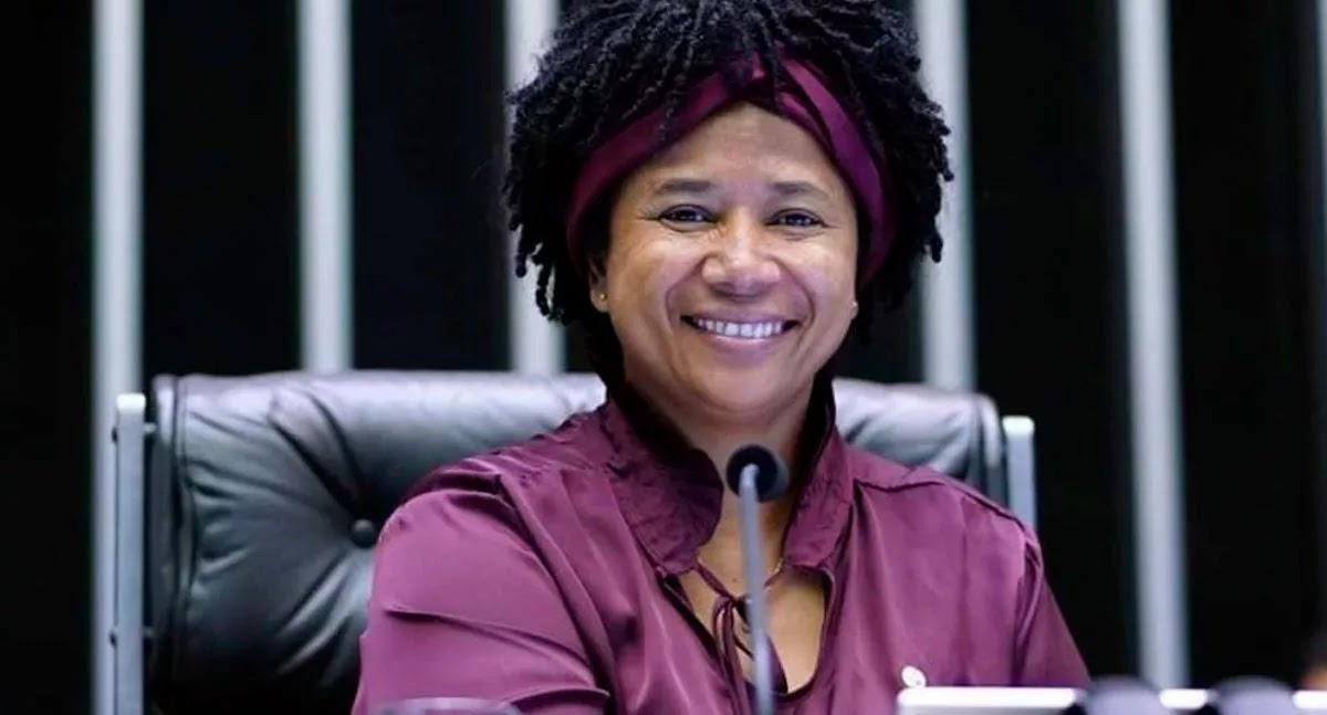 Sílvia Cristina reafirma mandato municipalista, destinando recursos para diversos setores