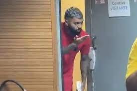 Futebol Vídeo: após derrota do Fla, Gabigol manda beijo para Dorival