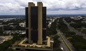 Boletim Focus: mercado vê inflação acima da meta, mas abaixo do teto
