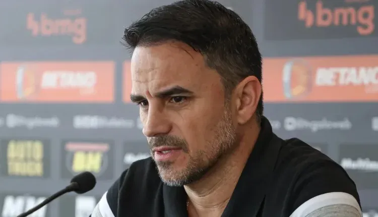 Caetano acaba o mistério e responde proposta do Corinthians em definitivo