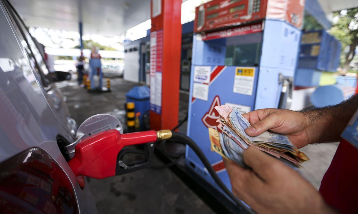 Aumento do ICMS eleva preços do gasolina, álcool e gás de cozinha em fevereiro