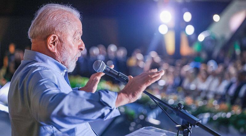 Brasil - Crusoé: Denúncias de antissemitismo mais que triplicam após fala de Lula