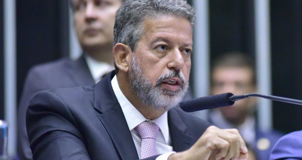 Brasil - Lira indica que deve engavetar pedido de impeachment de Lula