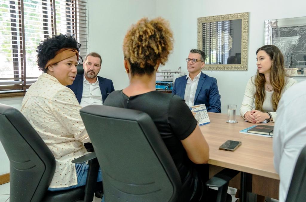 Deputada Sílvia Cristina defende ampliação dos serviços de reabilitação, durante reunião com prefeito da capital
