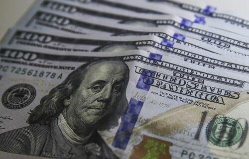 ECONOMIA | DÓLAR -  Dólar: moeda está cotada a R$ 4,96