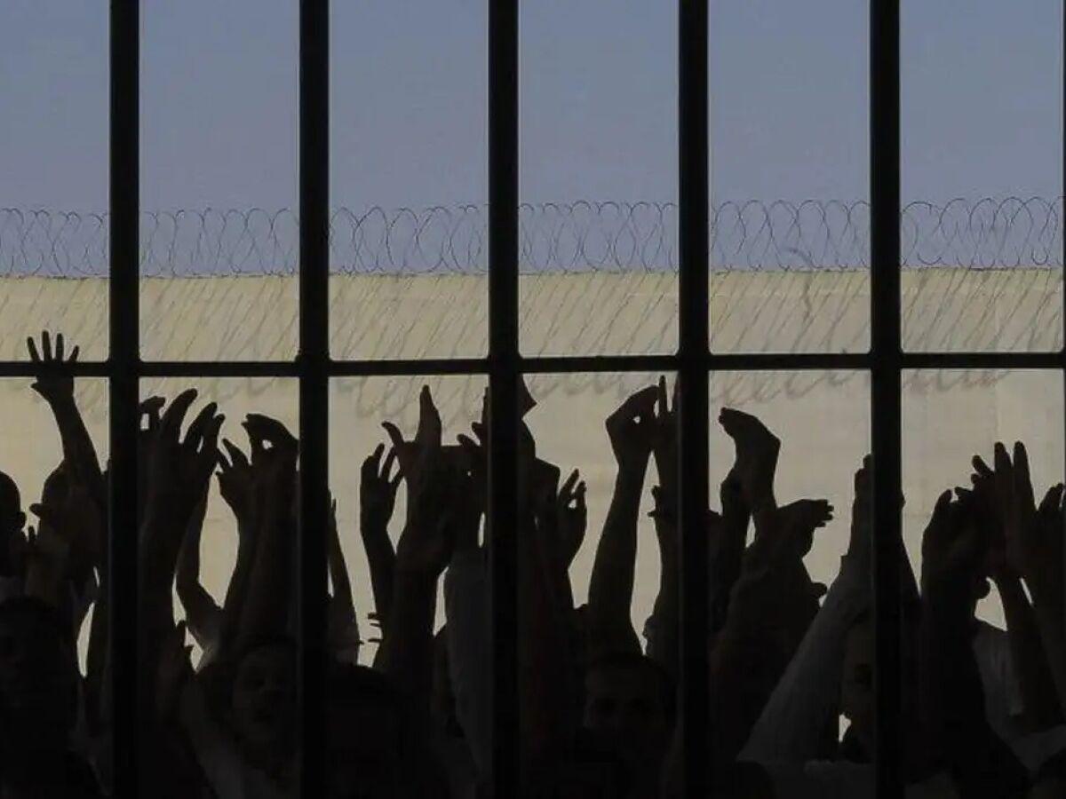 Senado acabou saidinha para todos os crimes, diz Moro