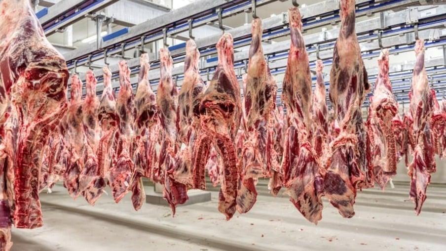 ANÚNCIO- Mais 38 frigoríficos brasileiros podem exportar carnes para a China