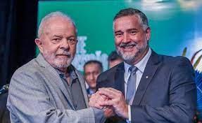 Câmara deve convocar Pimenta para explicar gastos de R$23 milhões em pesquisa