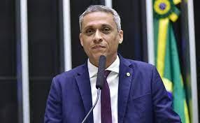 Deputado denuncia Lula ao tribunal penal de Haia por genocídio de yanomamis