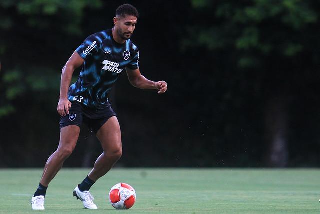 Esportes Pablo volta a treinar e se aproxima da estreia pelo Botafogo
