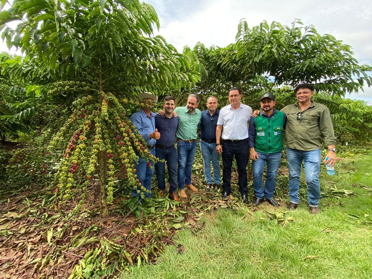 Prefeitura de Rolim de Moura participa do lançamento da colheita do café em evento solene na zona rural
