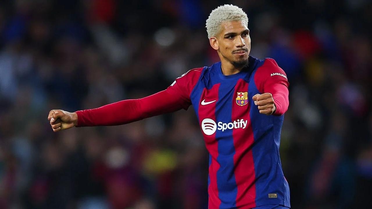 Esportes-Chelsea mira Ronald Araújo após saída de Thiago Silva
